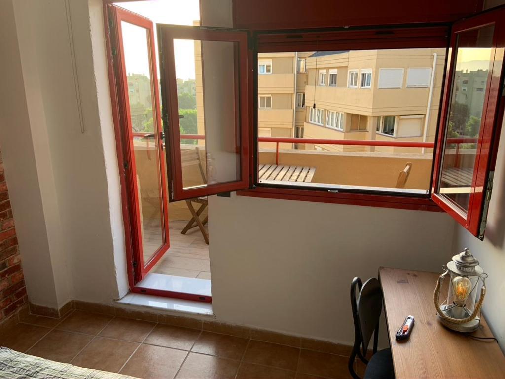 Room In A Shared Apartment Touching The Border :) La Linea de la Concepcion Luaran gambar
