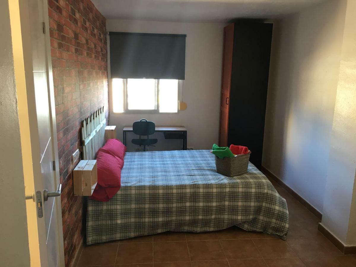 Room In A Shared Apartment Touching The Border :) La Linea de la Concepcion Luaran gambar